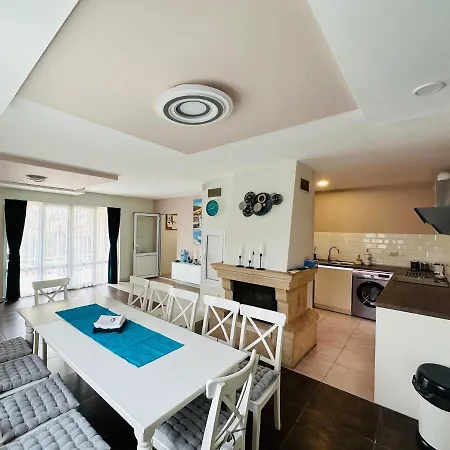 Villa Holiday Pensiune