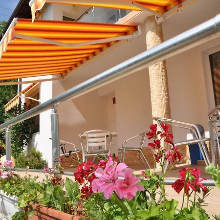 Villa Holiday 4*